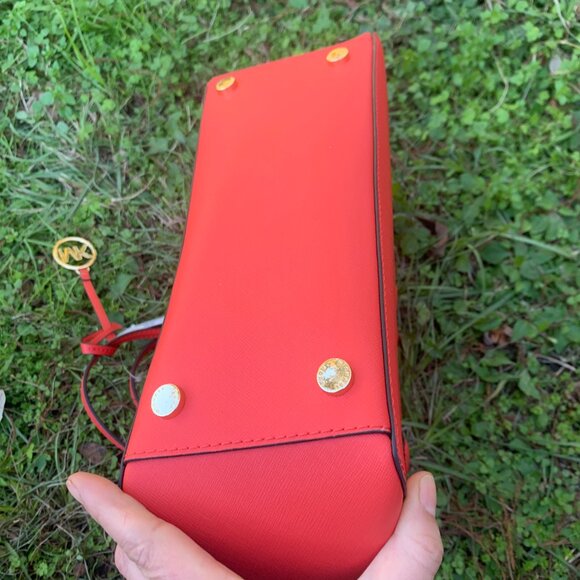 EUC Michael Kors Marilyn Medium Spiced Coral Saffiano Leather Tote Bag - Picture 9 of 14